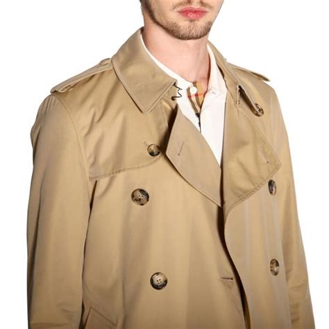 impermeabile beige burberry con jeansuomo|Impermeabili BURBERRY .